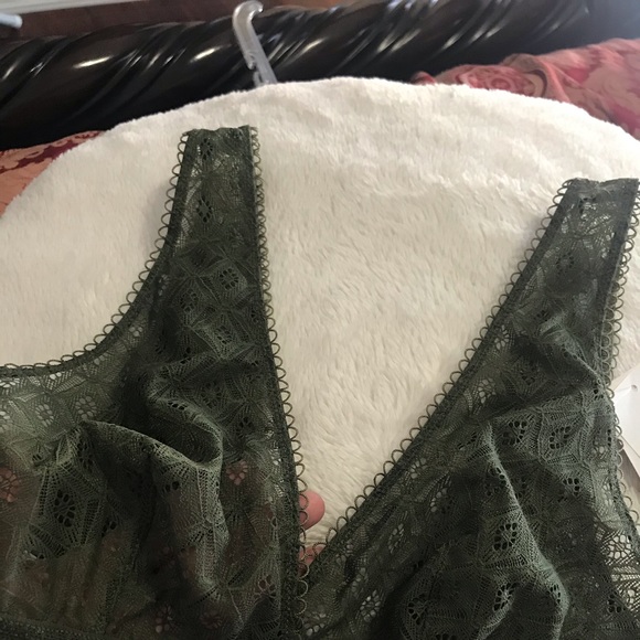 Lingerie Set - Picture 3 of 10